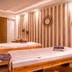 WHITE SPA+ MASSAGE | Πεύκα - Full Body Candle Massage για 2 Άτομα σε Prive Διπλή Καμπίνα (διάρκειας 50')!